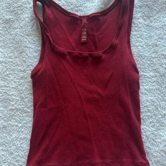Skims Cotton Rib Tank - Picture 3 of 5
